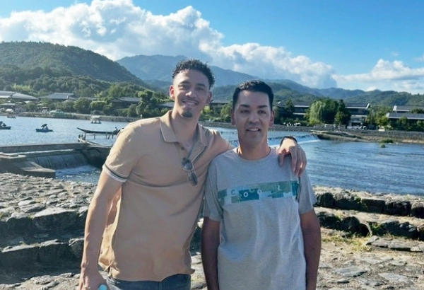 代表と代表兄との記念写真